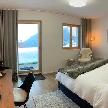 Le Lezard Et La Grenouille 3*