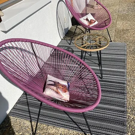 Le Lezard Et La Grenouille فندق مبيت وإفطار اوفروناز