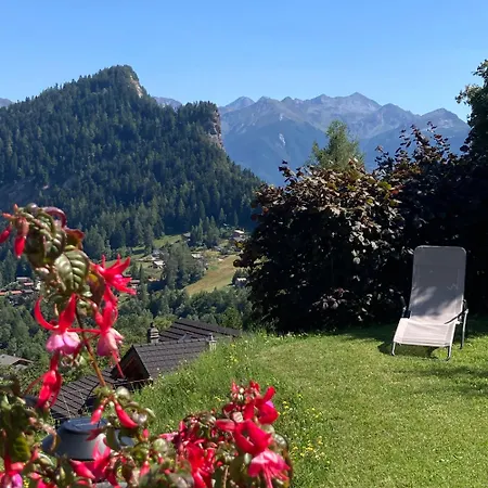 Le Lezard Et La Grenouille 3*